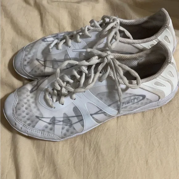 Poshmark cheer shoes sale